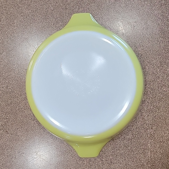 Vintage Pyrex 1 Pint Yellow Casserole Dish!! - Picture 8 of 16